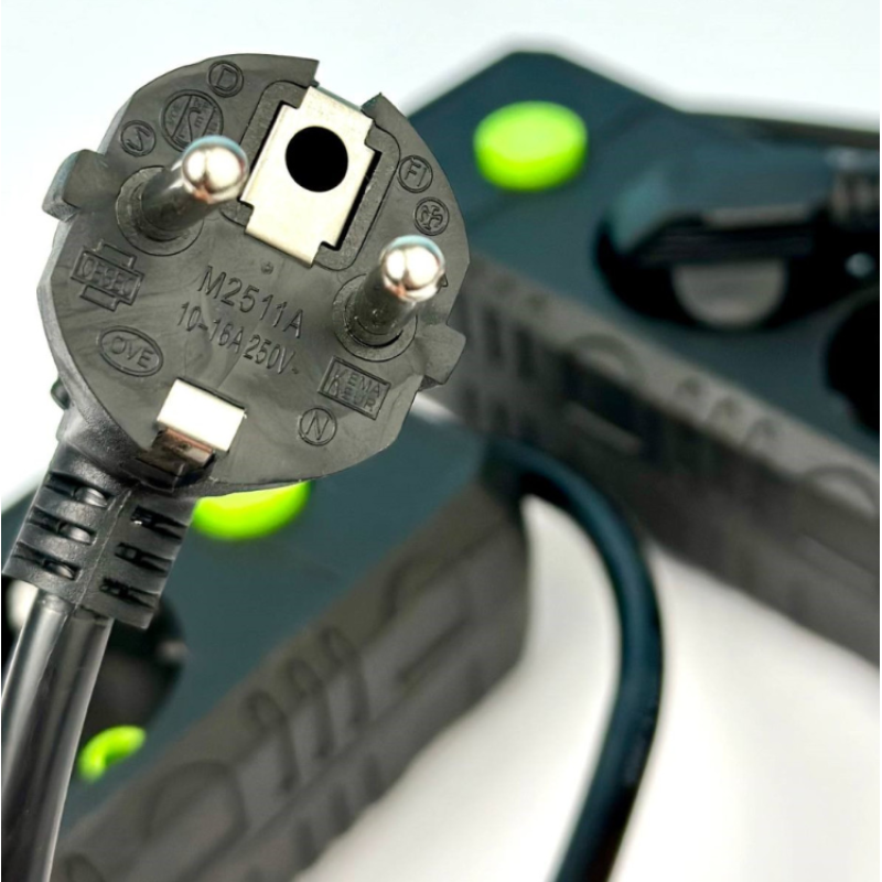 Подовжувач UA Power F44 на 4 розетки 2м Black