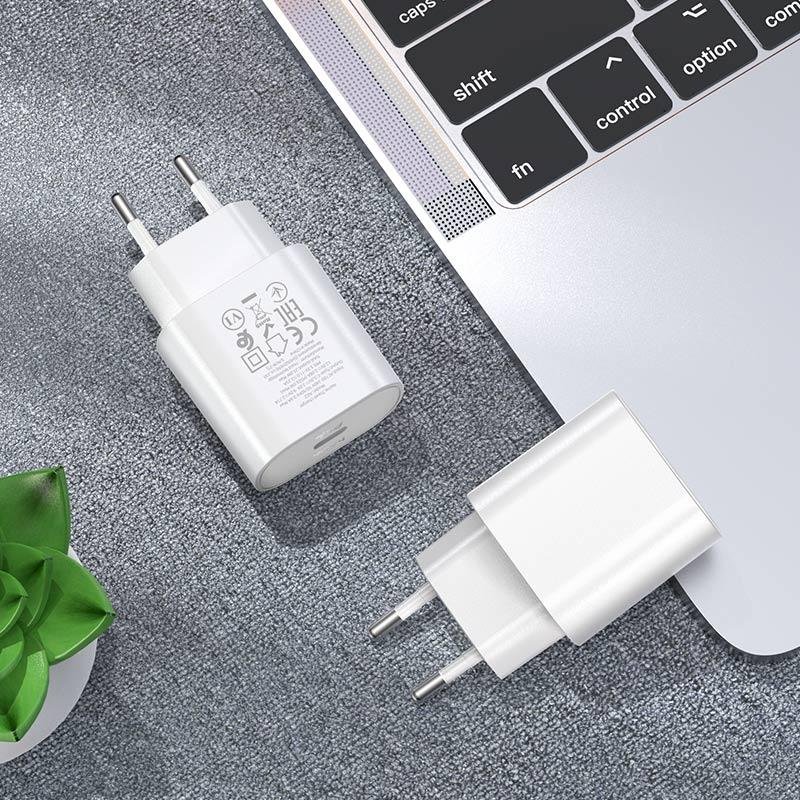 Сетевой адаптер Hoco N22 PD25W